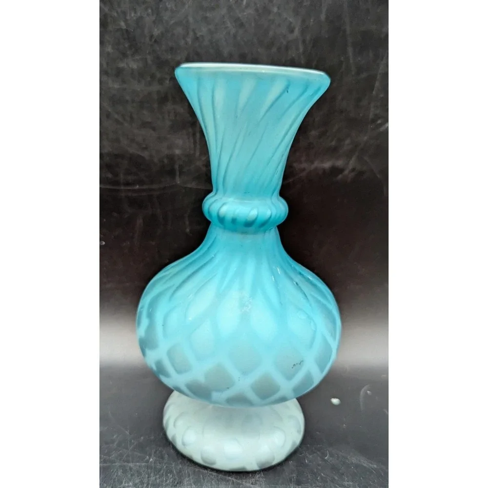 Vintage Blue Quilted Mother Of Pearl MOP Diamond Point Vase 7